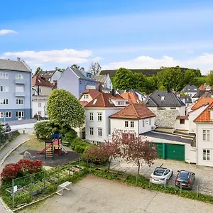 Behind Bryggen - Renovated - Budget Friendly , Bergen Norway
