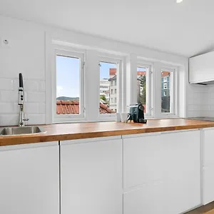 Modern Penthouse With A View - Behind Bryggen , Bergen Norway